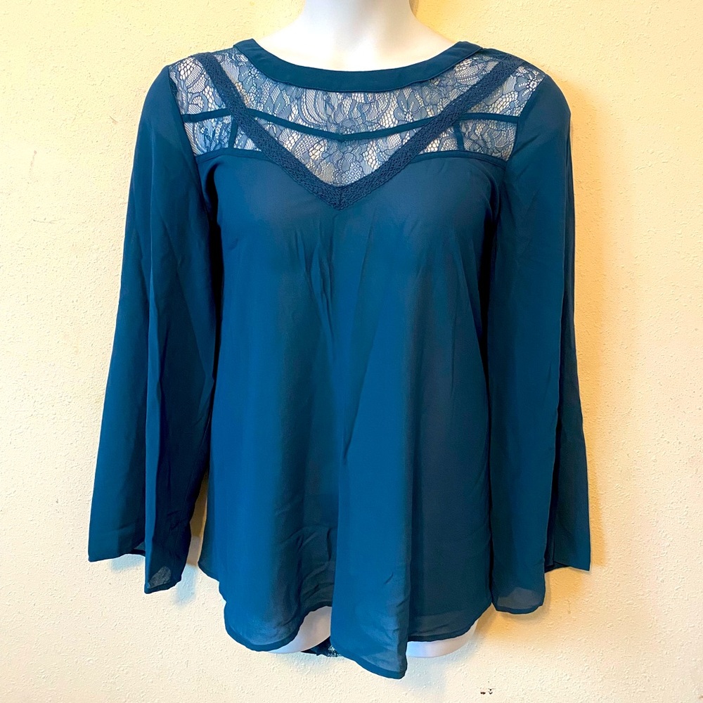 TORRID Lace blouse with flyaway open lace back